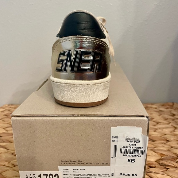 Pre-owned. Worn only a few times. Purchased February 2023 - Picture 9 of 9